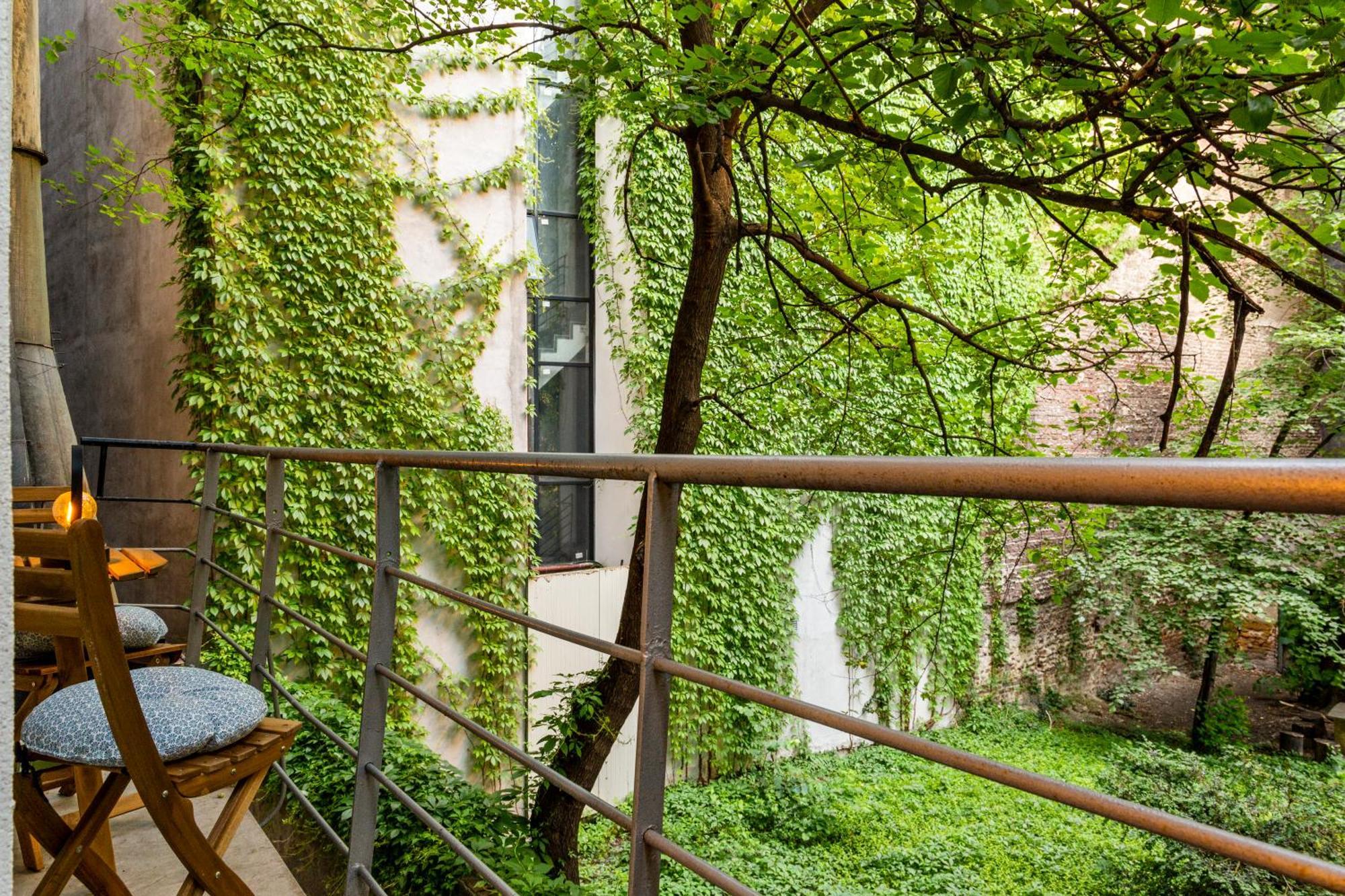 Tova Pearl - Cozy, Modern 2br Apt, Dt, Ultracentral, Chabad Across Street, 20 Min Walk To Old Town * Bucharest
