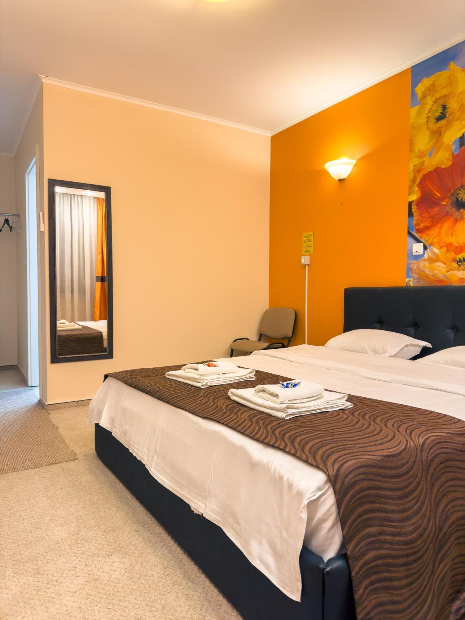Francesca Aparthotel