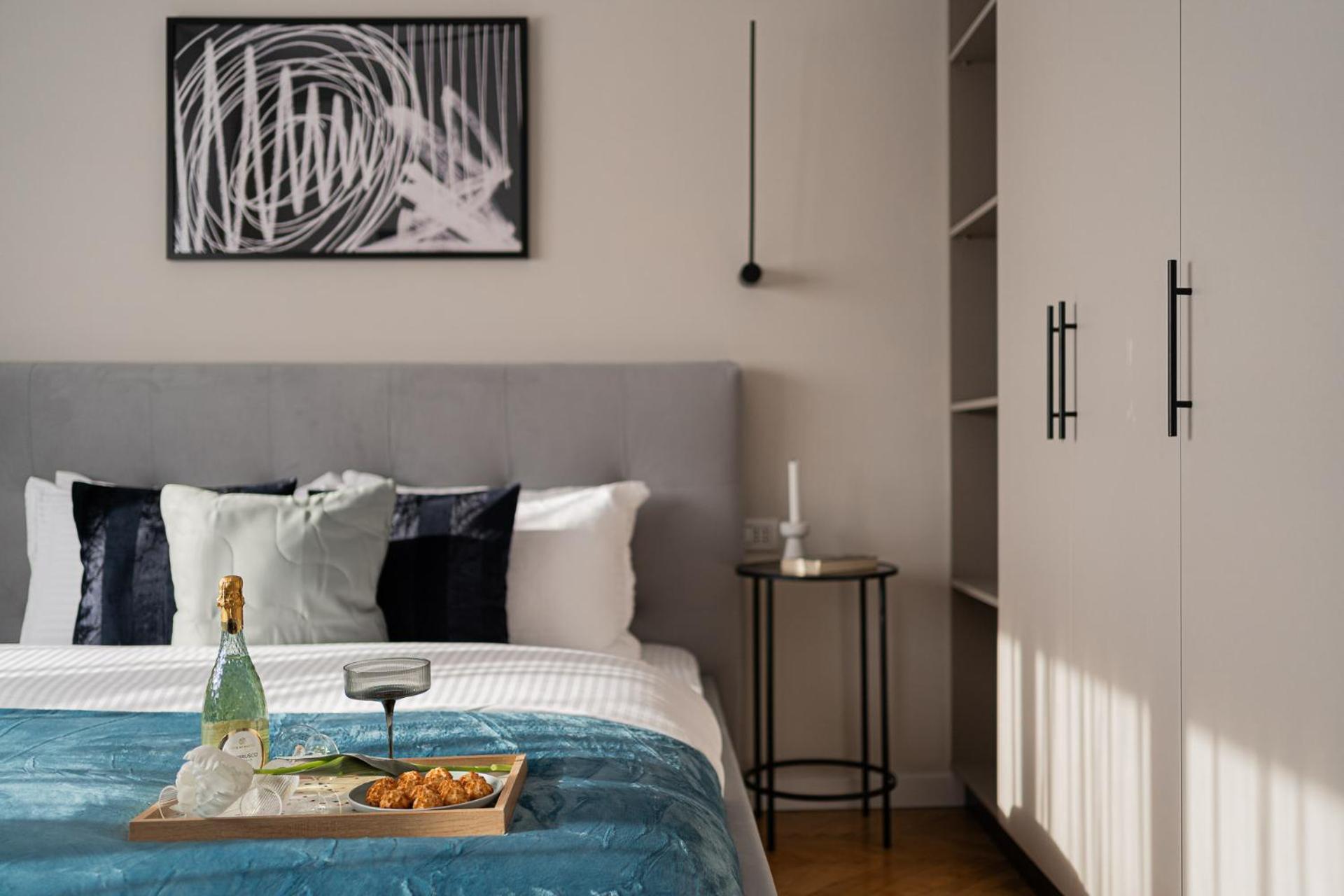 Vibrant & Spacious 3br Lofts On Amzei Square Apartment Bucharest