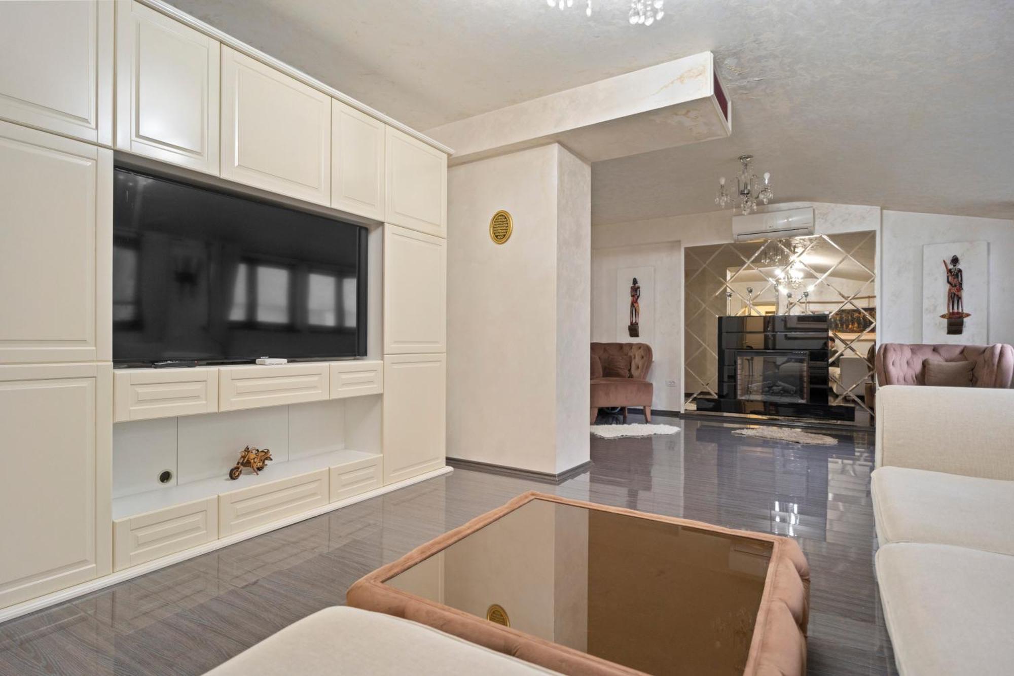 Classic Luxury At Mall Apartamento *