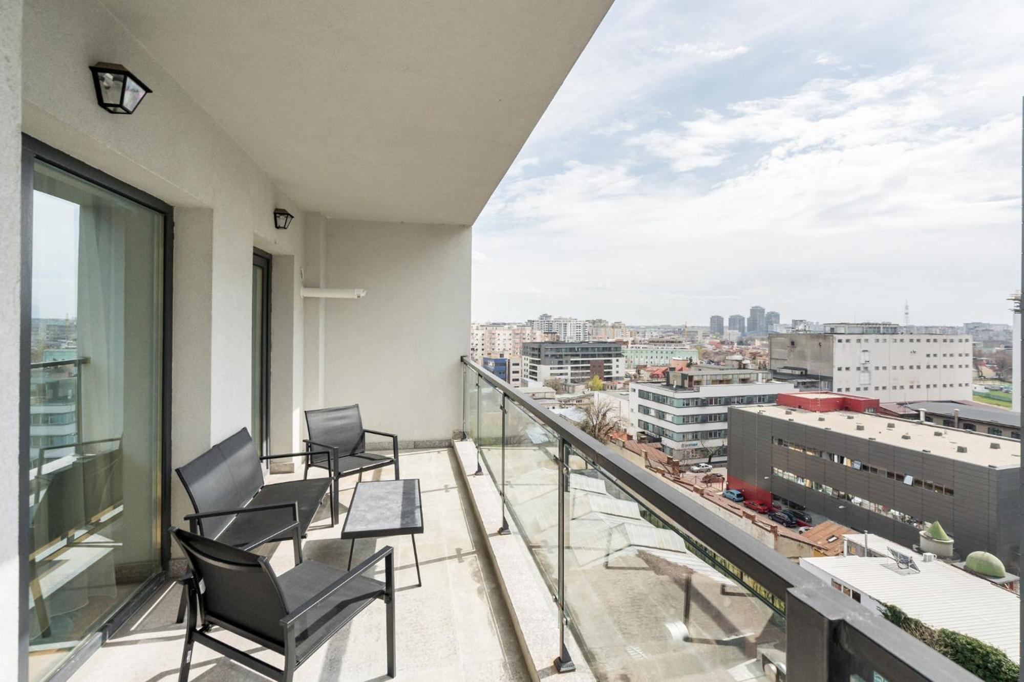 Apartment Skyline - Premium 1br In Timpuri Noi Bucharest
