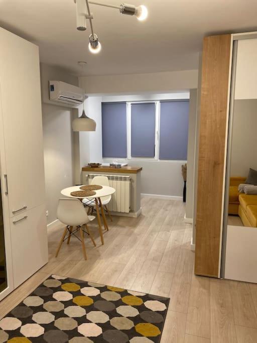 Apartamento Cosy Luxury Studio Dristor
