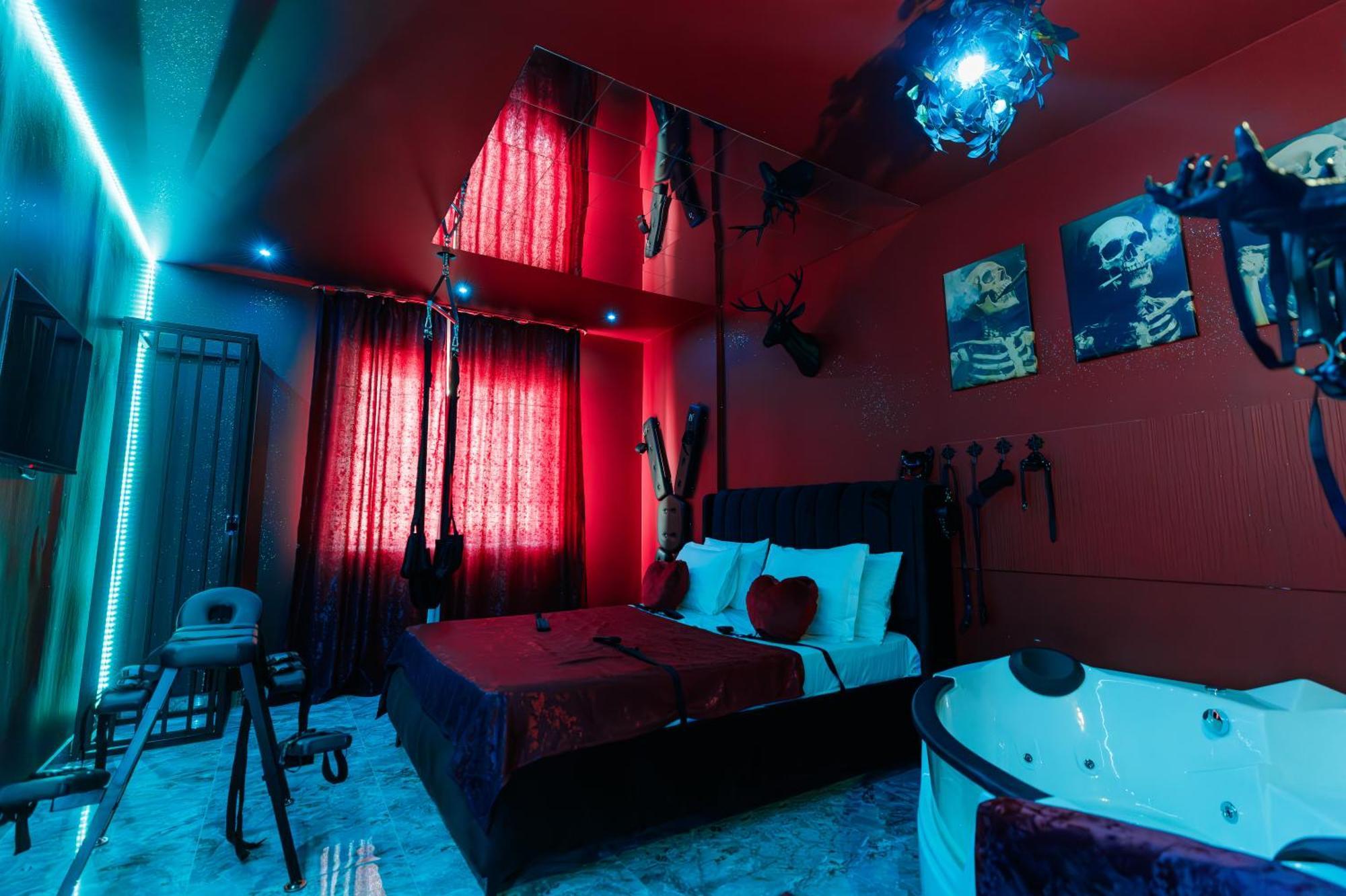 Romeo Nights - - Adults Only 3* Bucharest