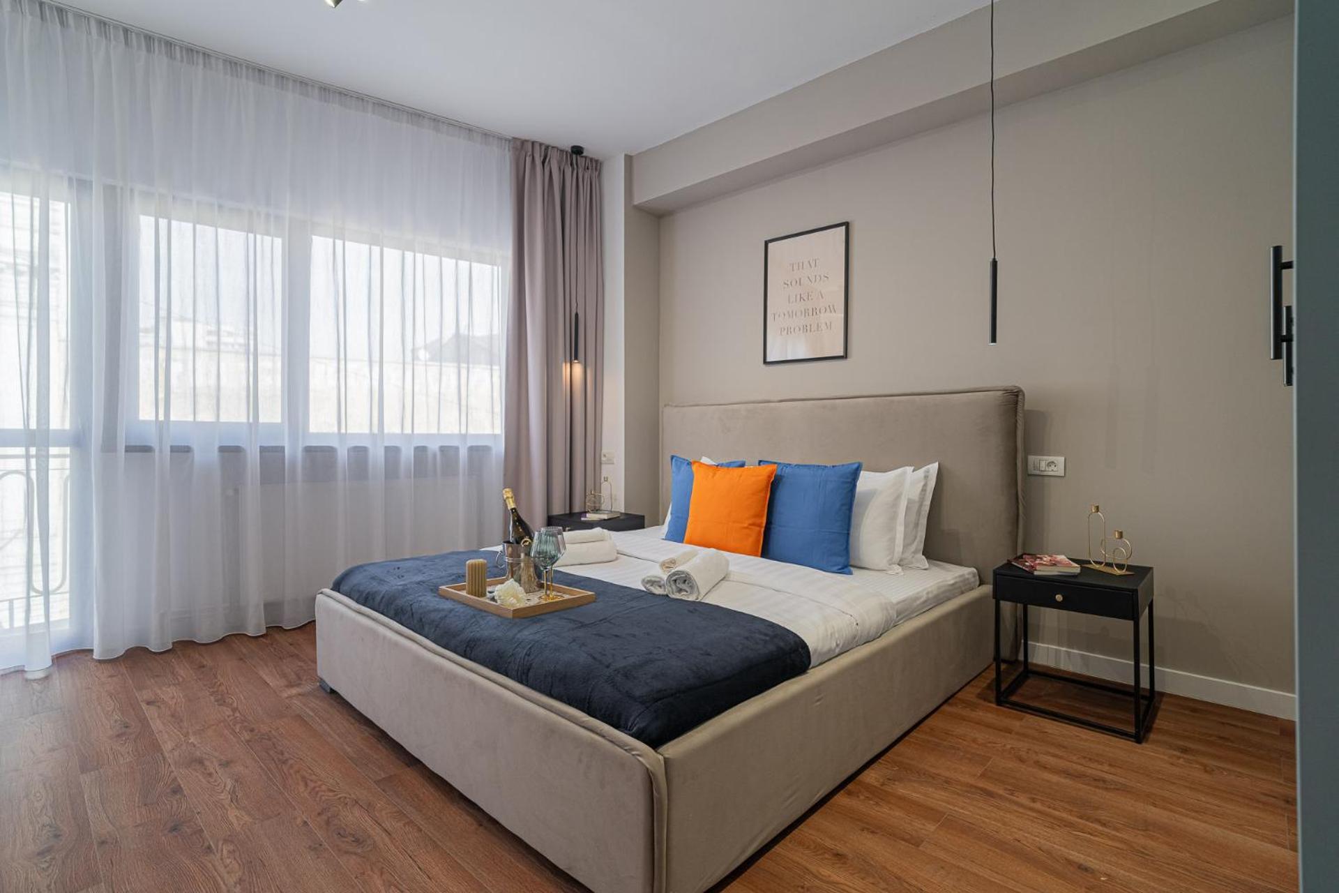Modern & Spacious 2br - Steps To Cismigiu Gardens Apartamento *
