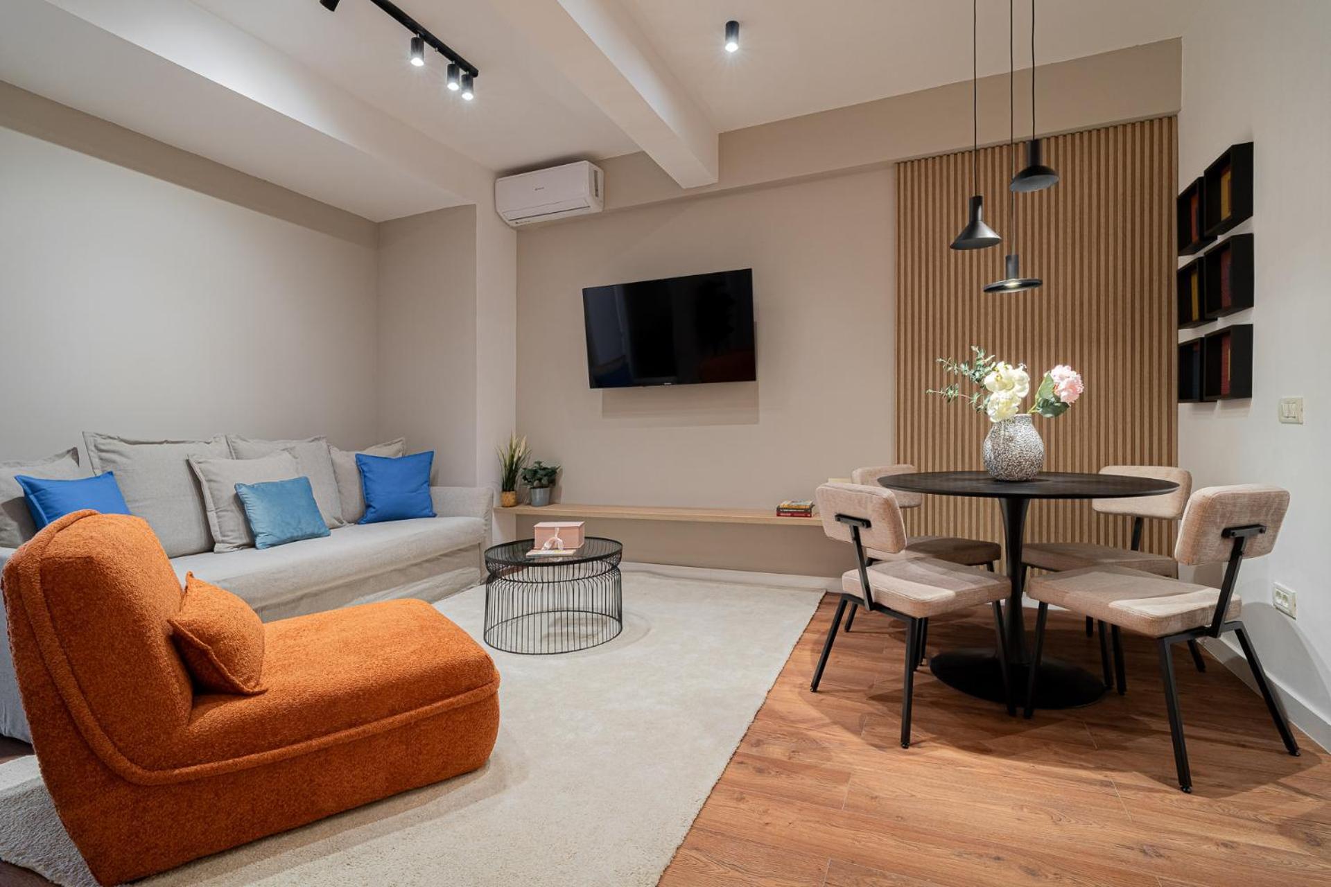 Modern & Spacious 2br - Steps To Cismigiu Gardens Apartamento