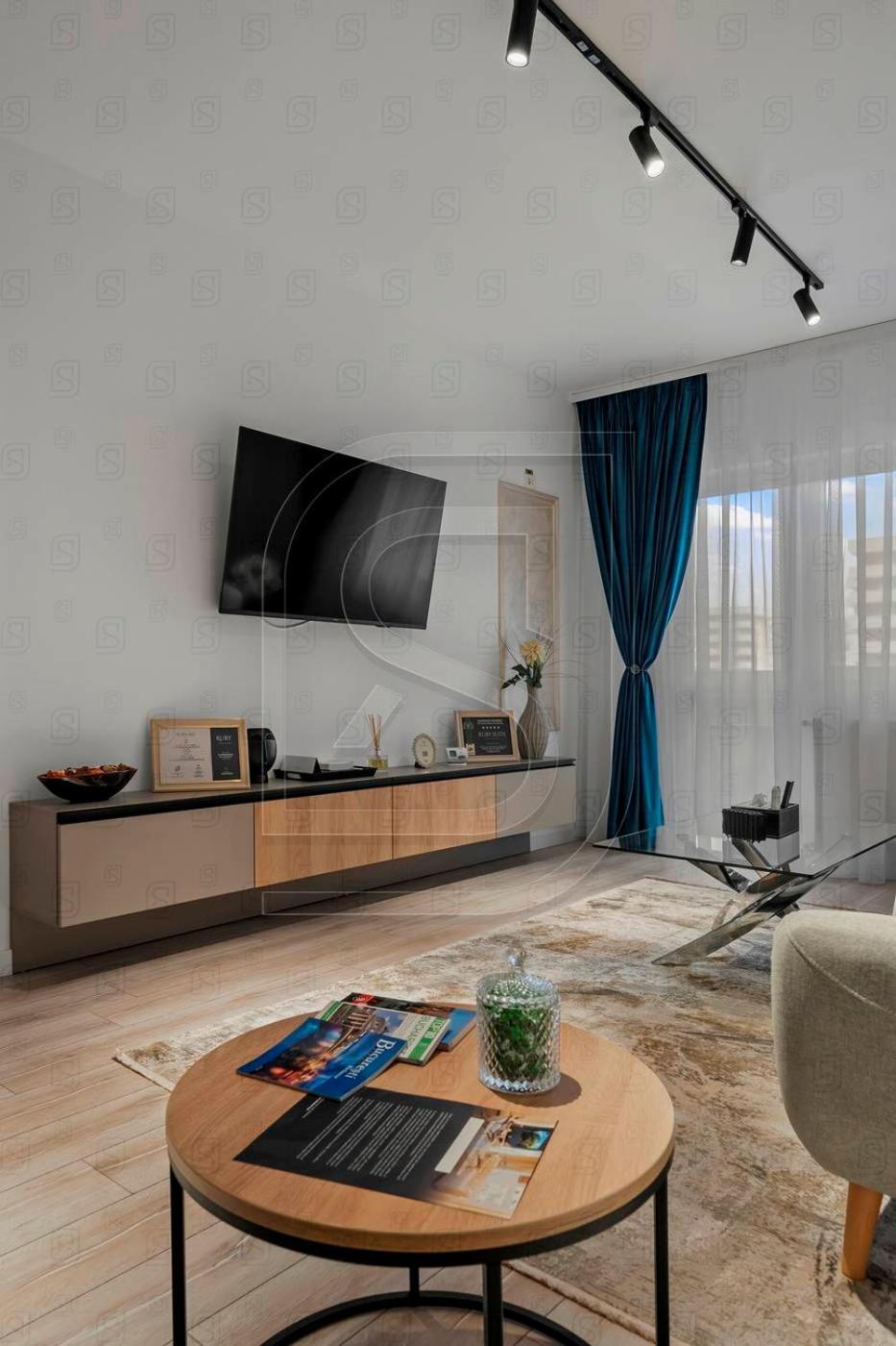 Ruby By Kristal Collection * Bucharest