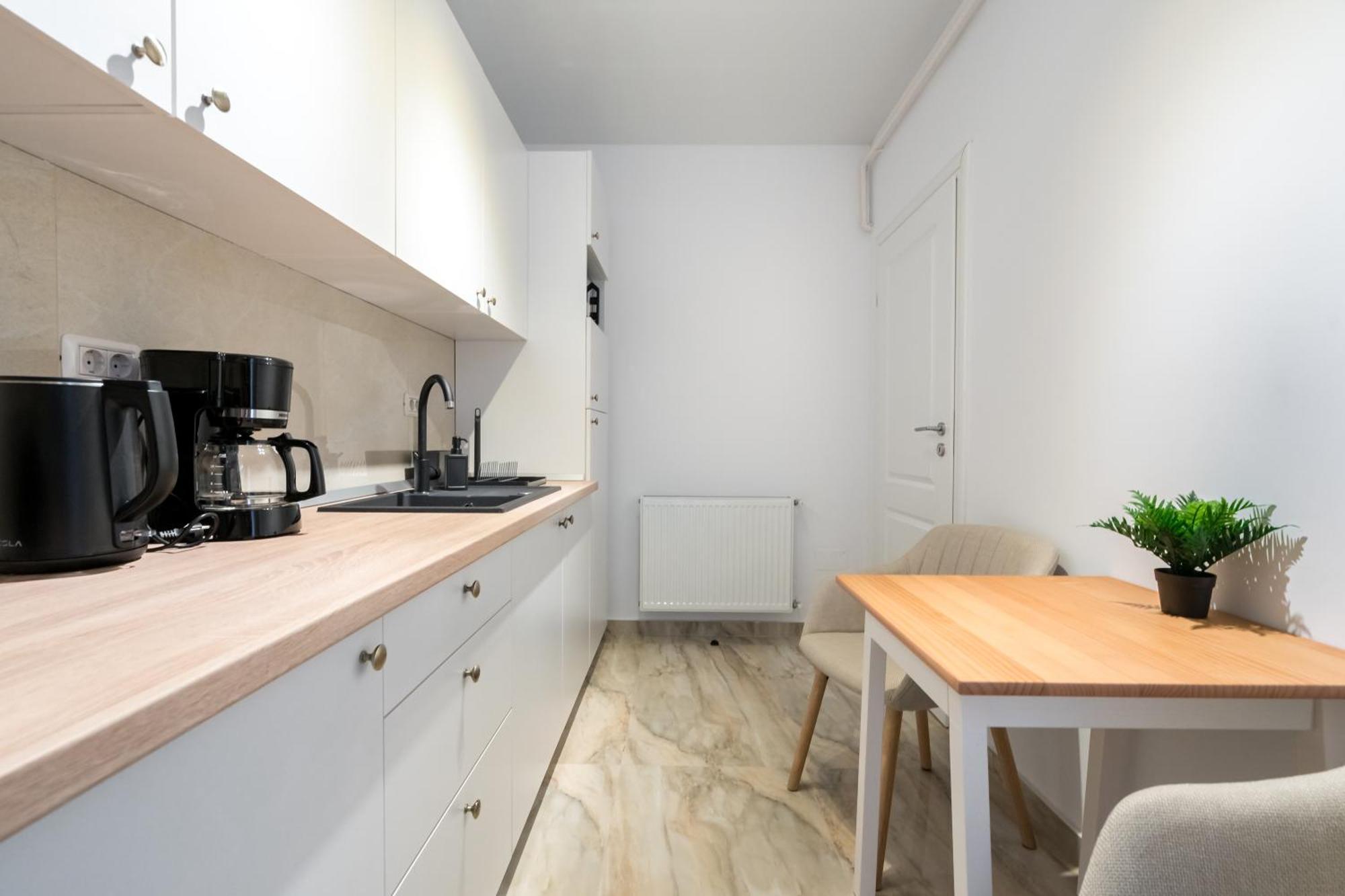 P15 Apartment *