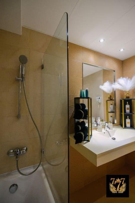Flh - 777 Apartment *
