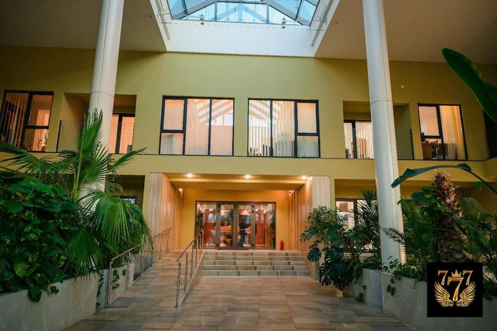 Apartment Flh - 777 Bucharest