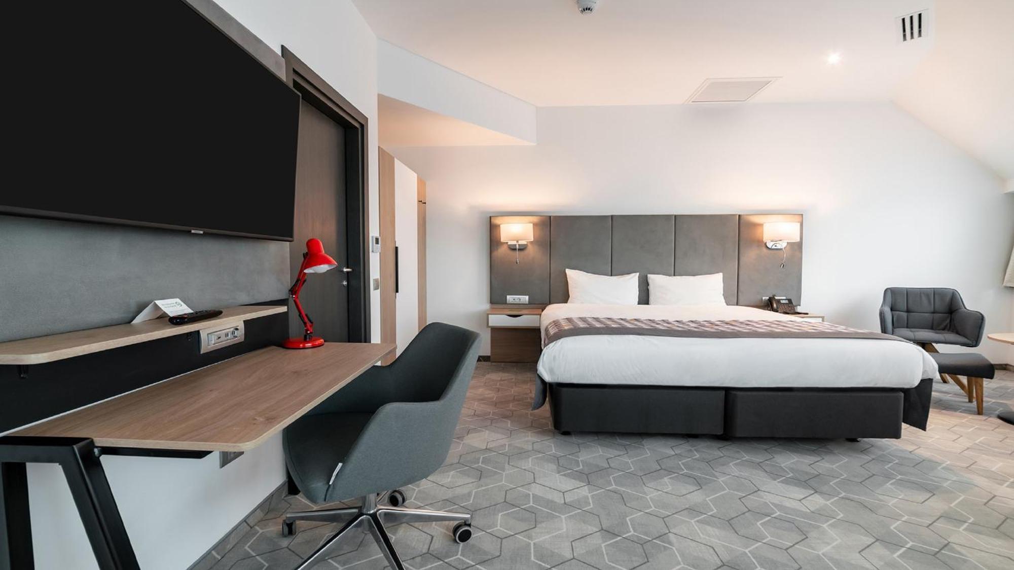 - Times, An Ihg Hotel Bucareste