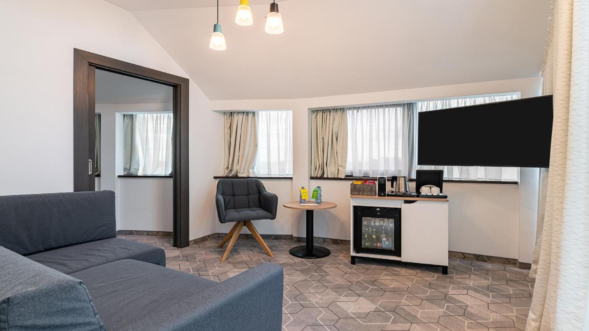 - Times, An Ihg 4* Bucareste