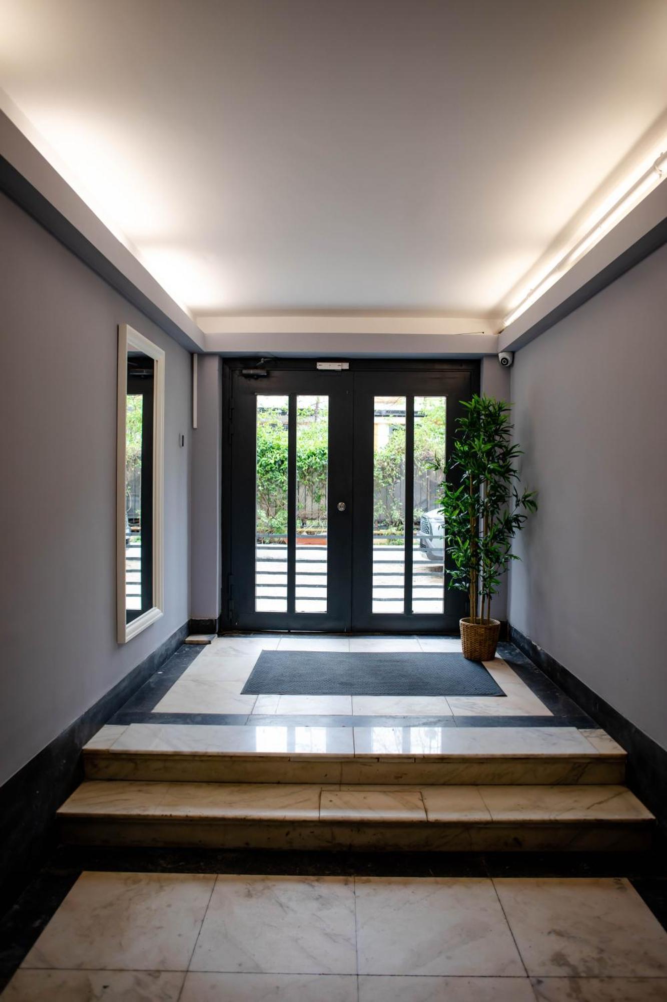 Little Downtown Romana Aparthotel