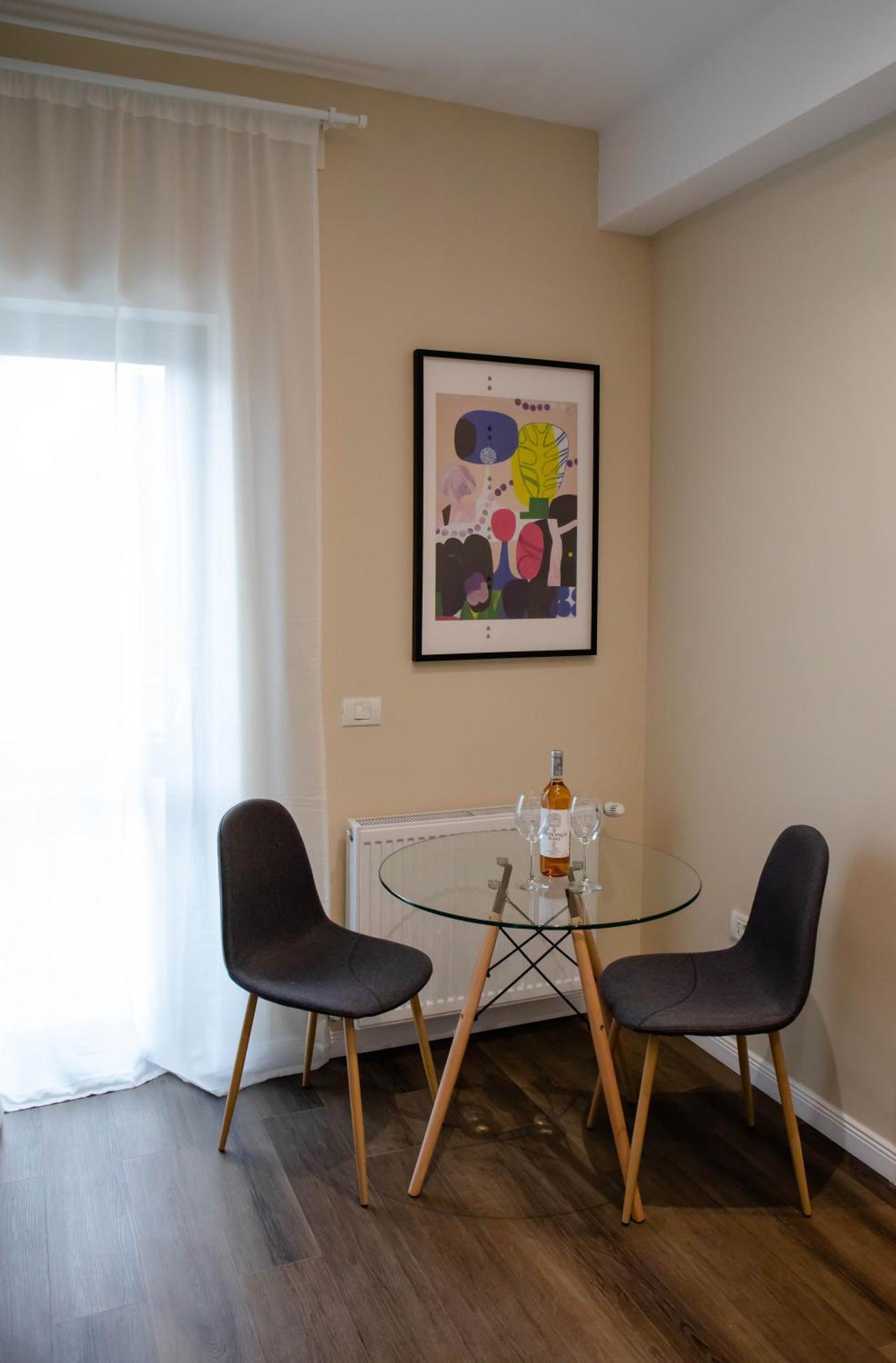 Little Downtown Romana Aparthotel