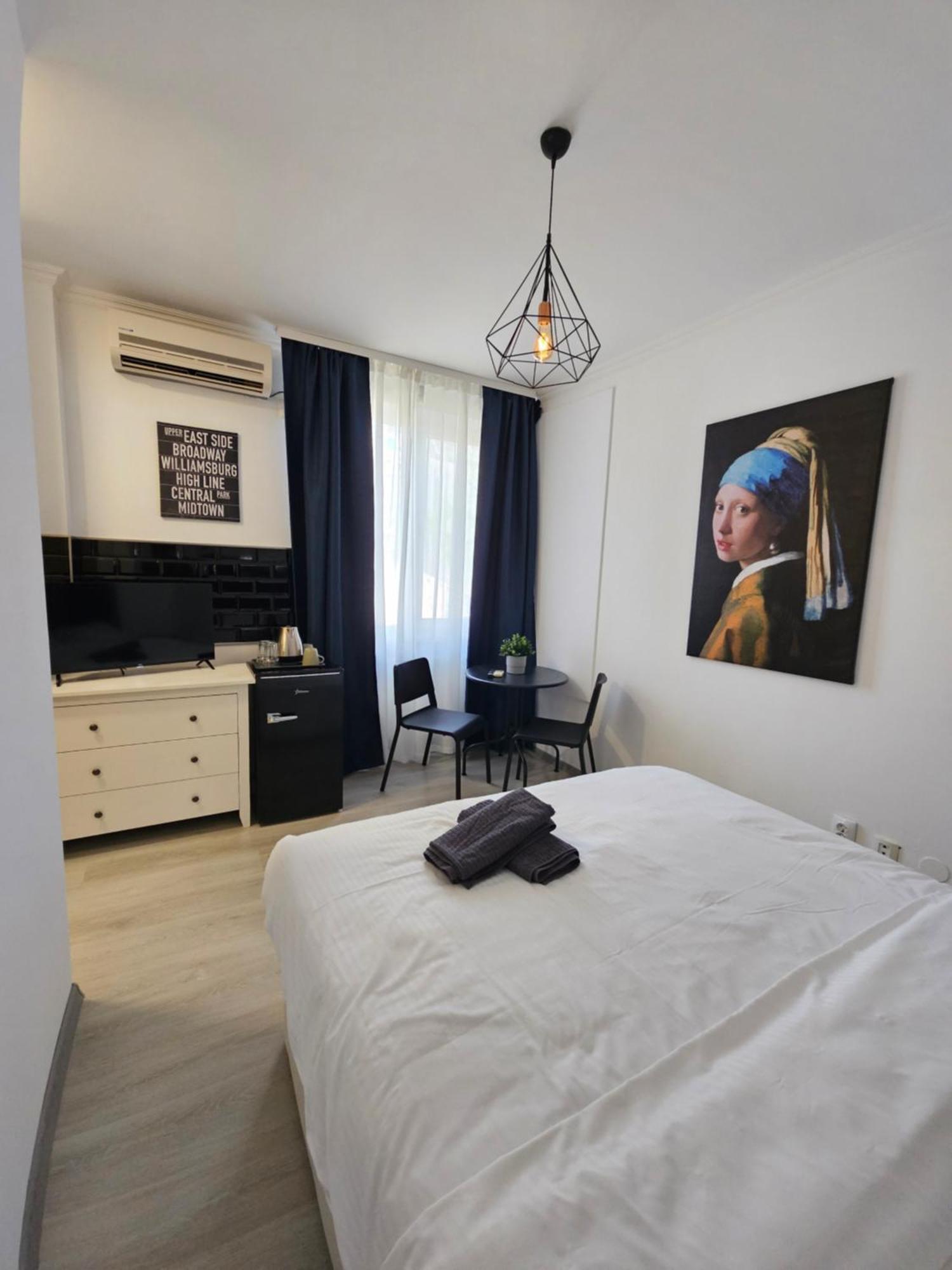 Touristic Center Jean Louis Calderon 28 Street Apartment