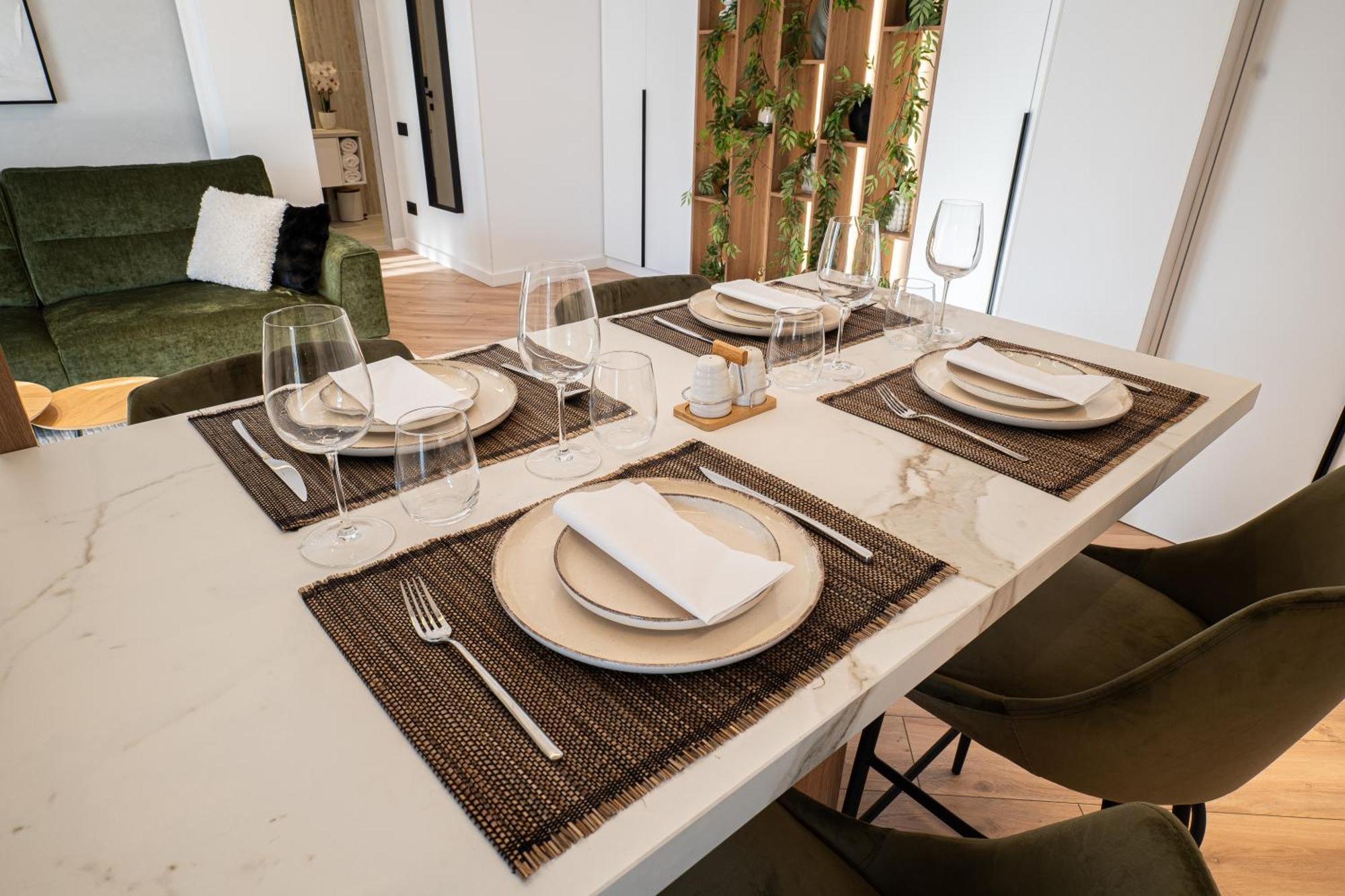 Chanttal Luxury - Amzei Apartment *
