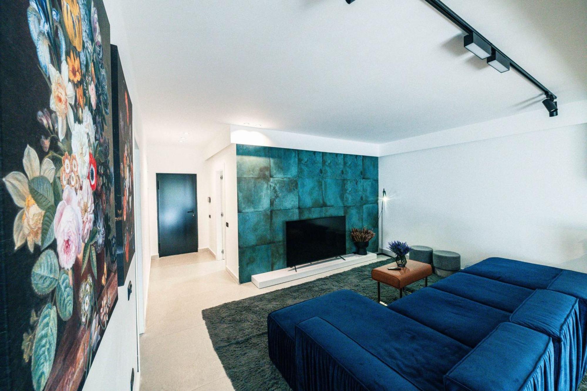 High-end & Penthouse With Terrace Apartment