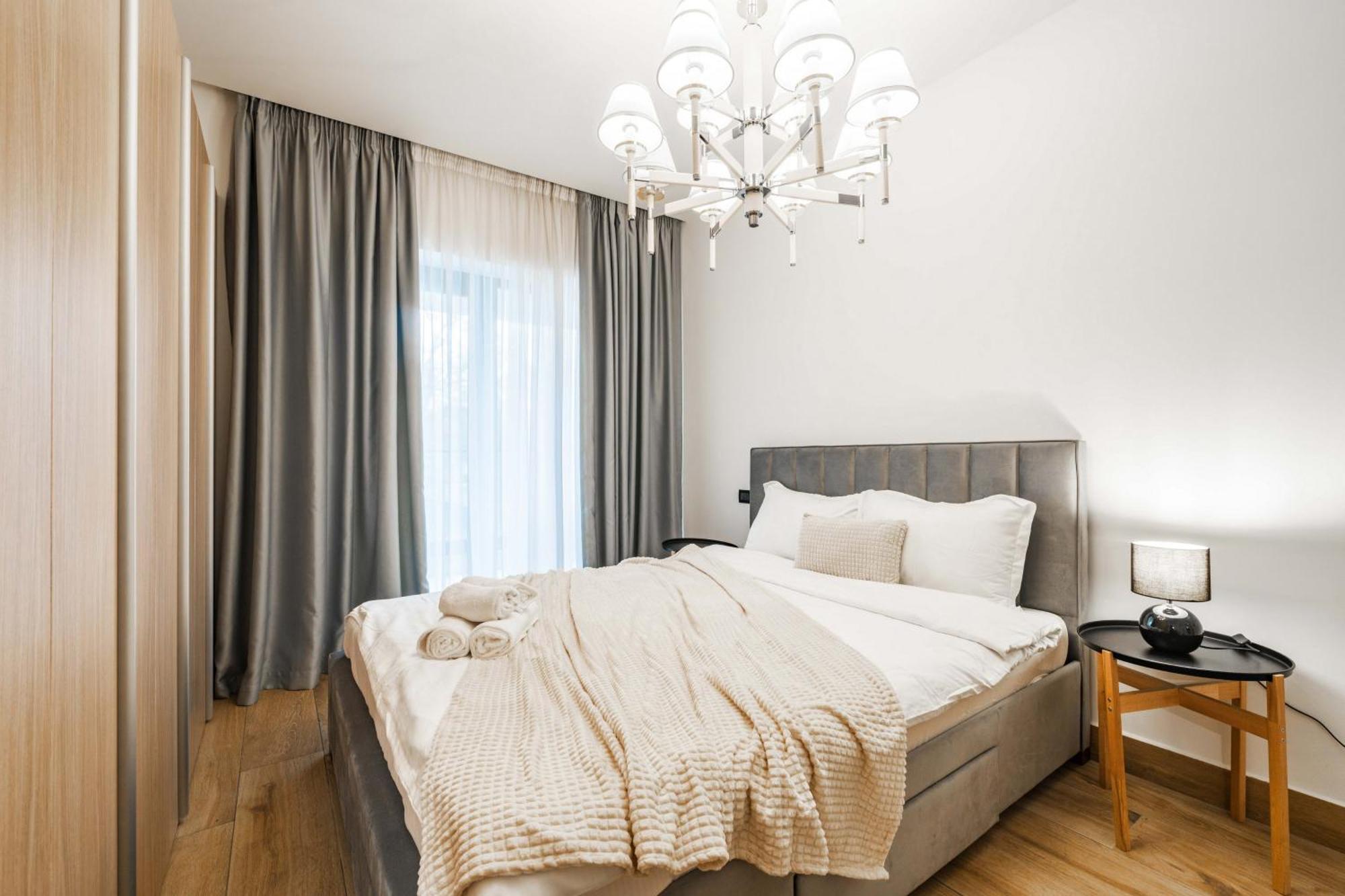 High-end & Penthouse With Terrace Apartment