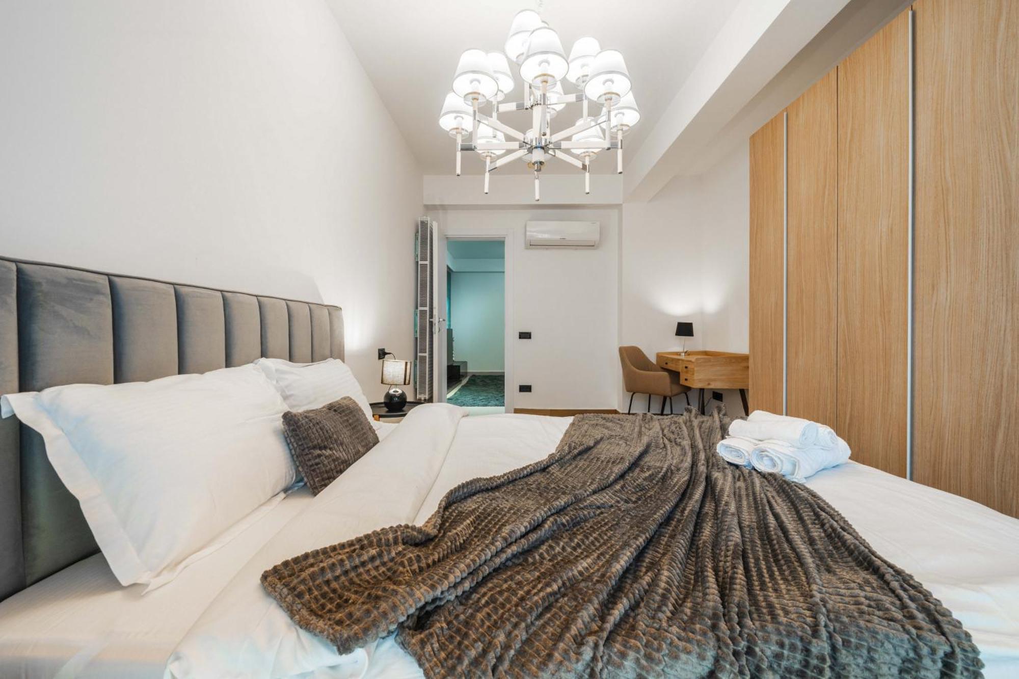 High-end & Penthouse With Terrace Apartment *