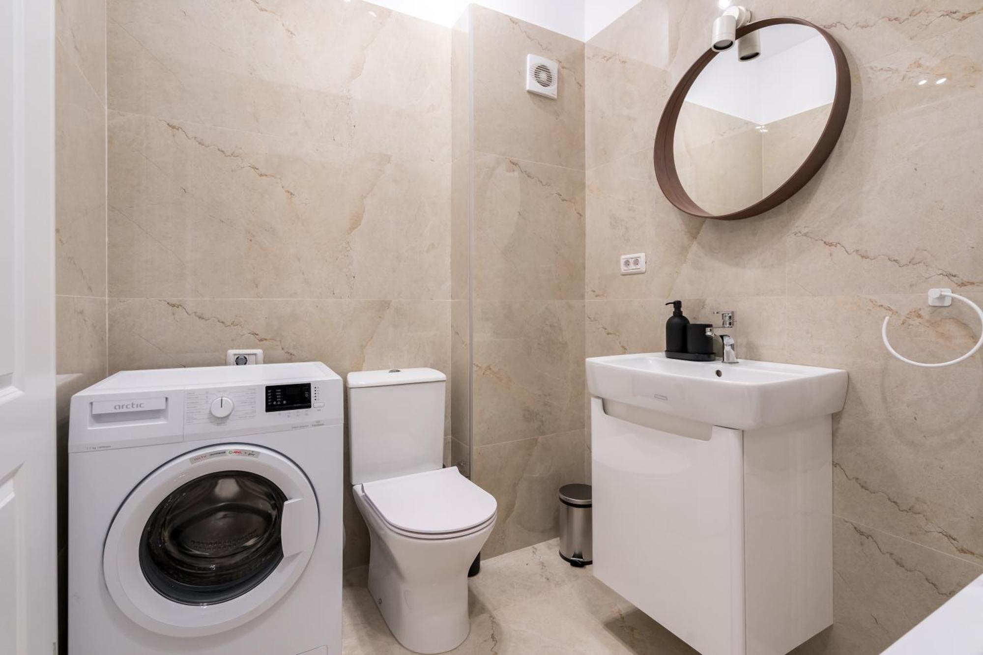Apartment Spacious 606 Bucharest