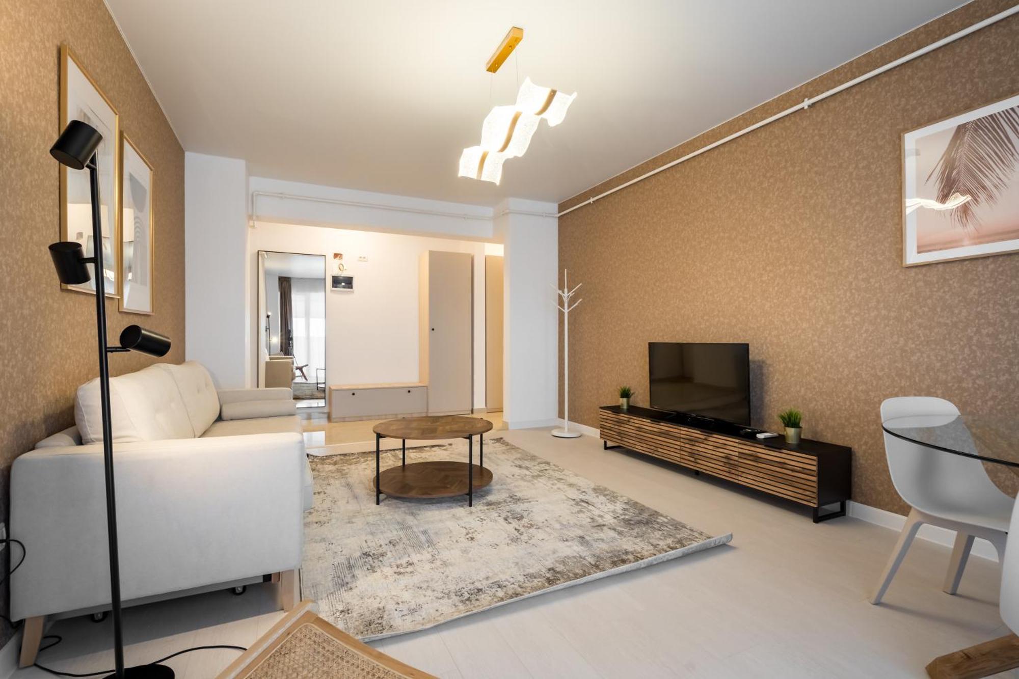 Spacious 606 Apartment *