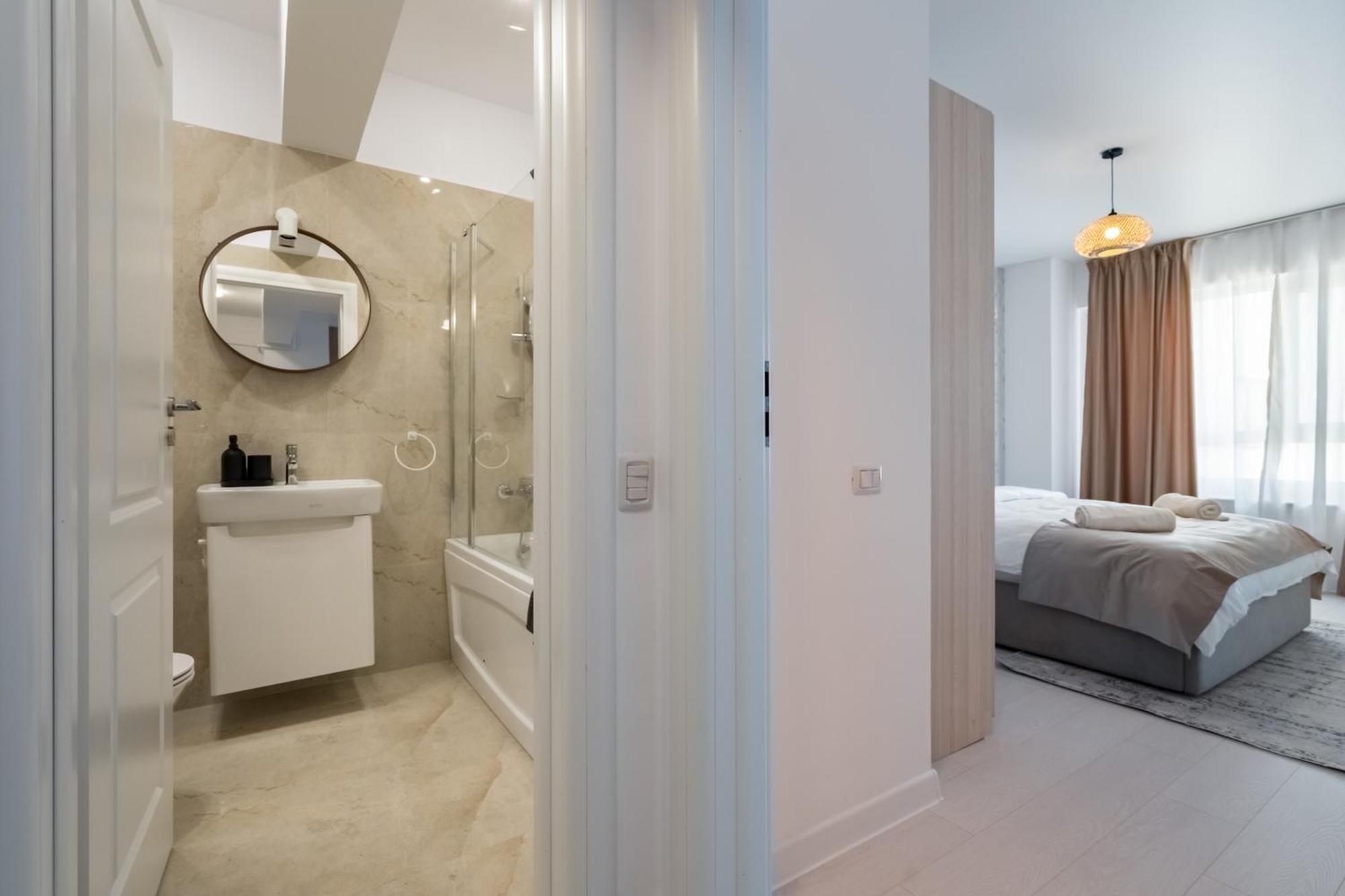 Spacious 606 Apartment *