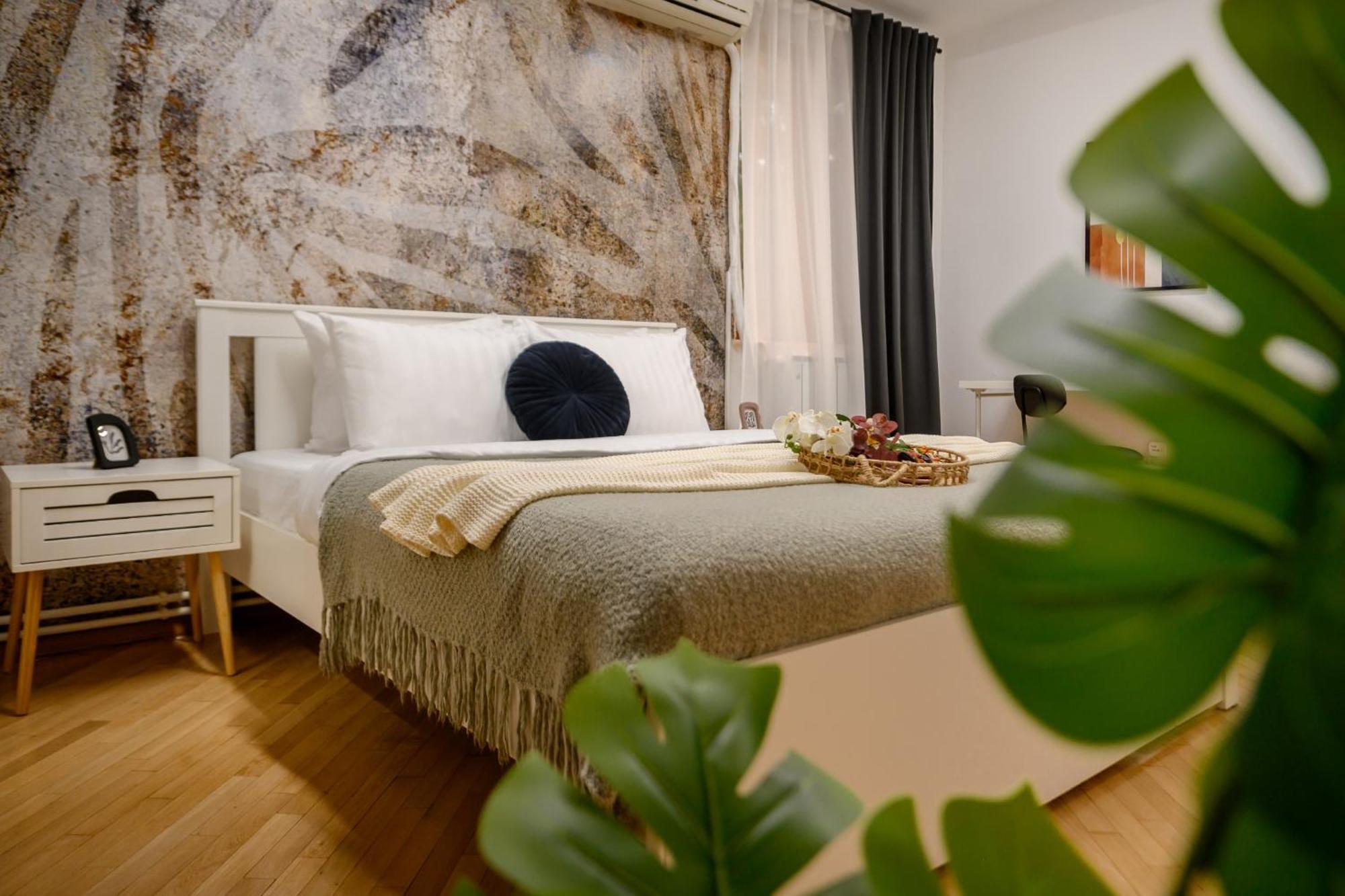 Apartment Cultural Gems- Modern 1br Near Museums Bucharest