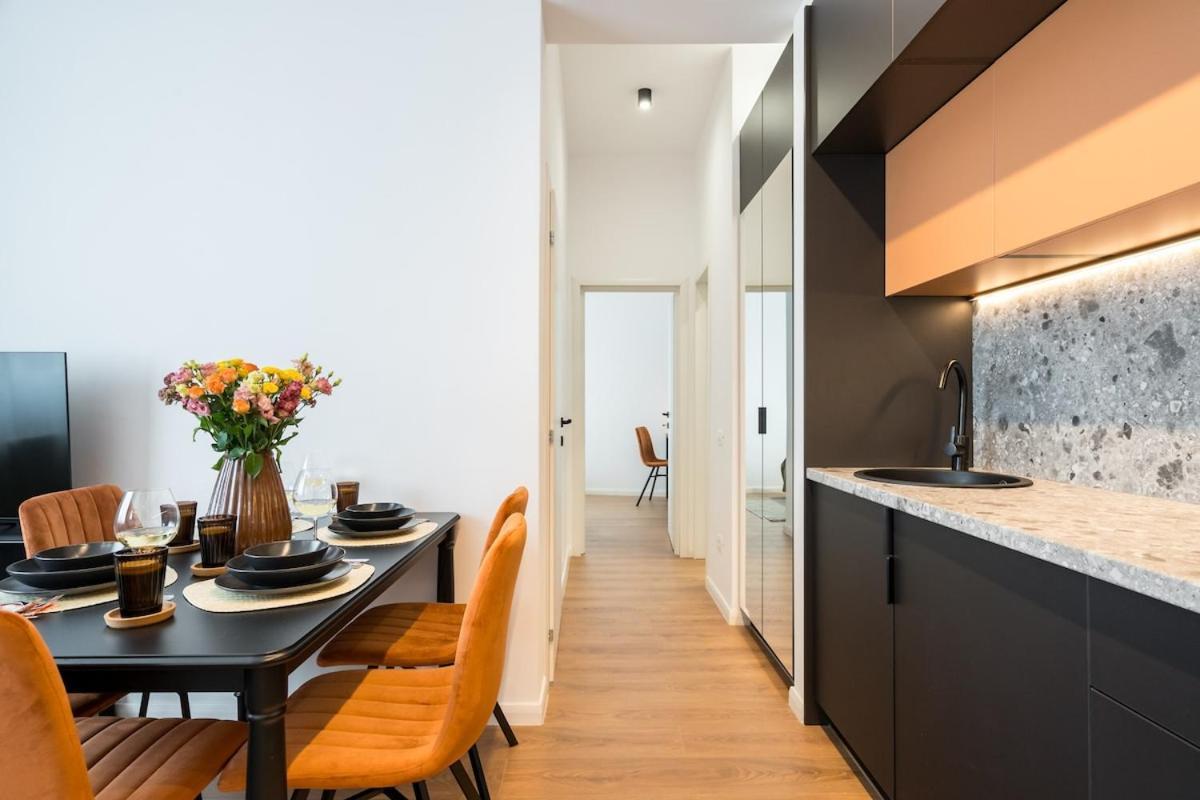 Stunning Views 2br Flat - Location - Terrace Apartamento