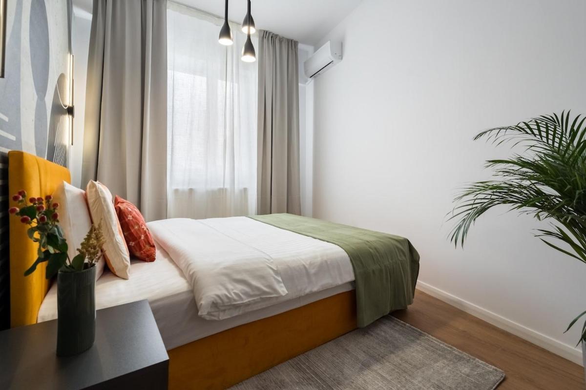 Stunning Views 2br Flat - Location - Terrace Bucareste
