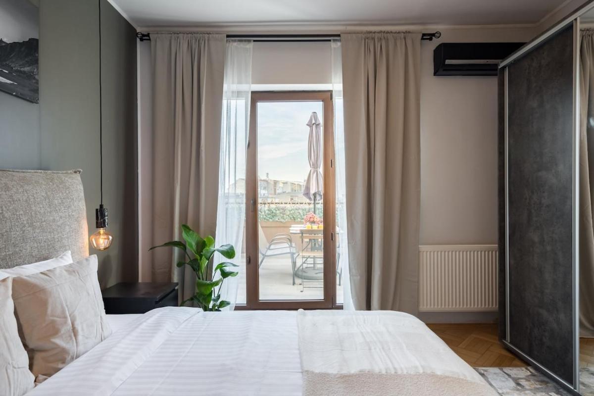 Sunny 2br Roof Flat - Amazing Terrace Apartment