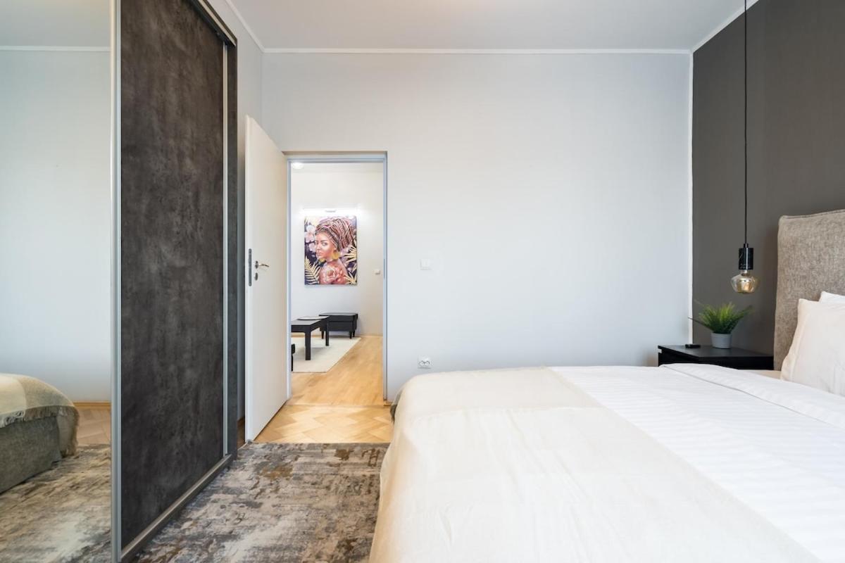 Sunny 2br Roof Flat - Amazing Terrace Bucharest