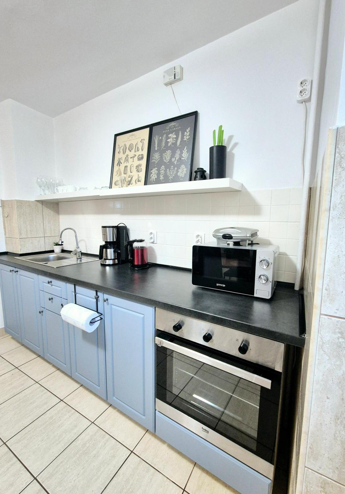 Next 2 Parliament - Tranquil Unirii - Airy & Comfy With Parking Apartamento