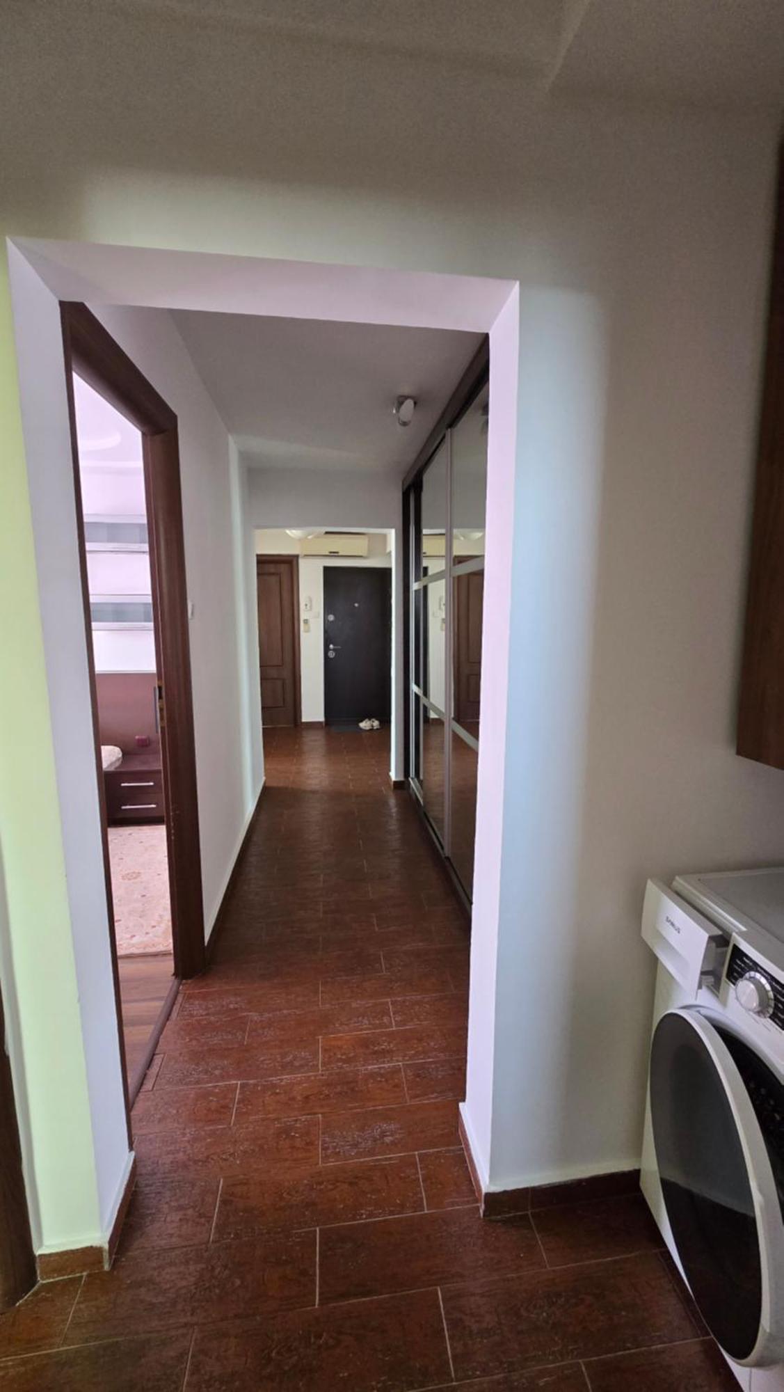 Apartament 104 *