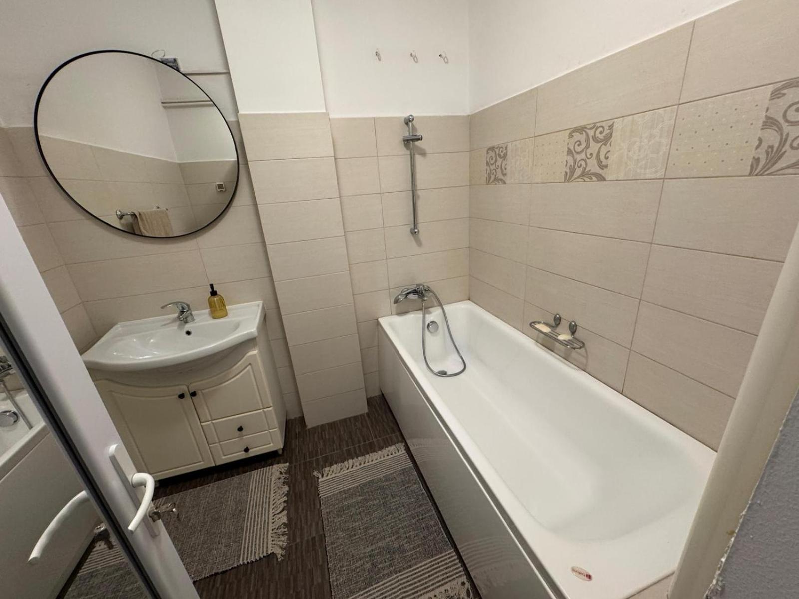 Clock House Apartment Bucharest