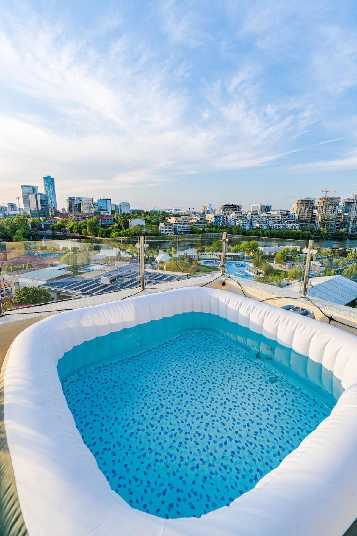 Downtown Floreasca Penthouse With Jacuzzi&sauna * Bucareste