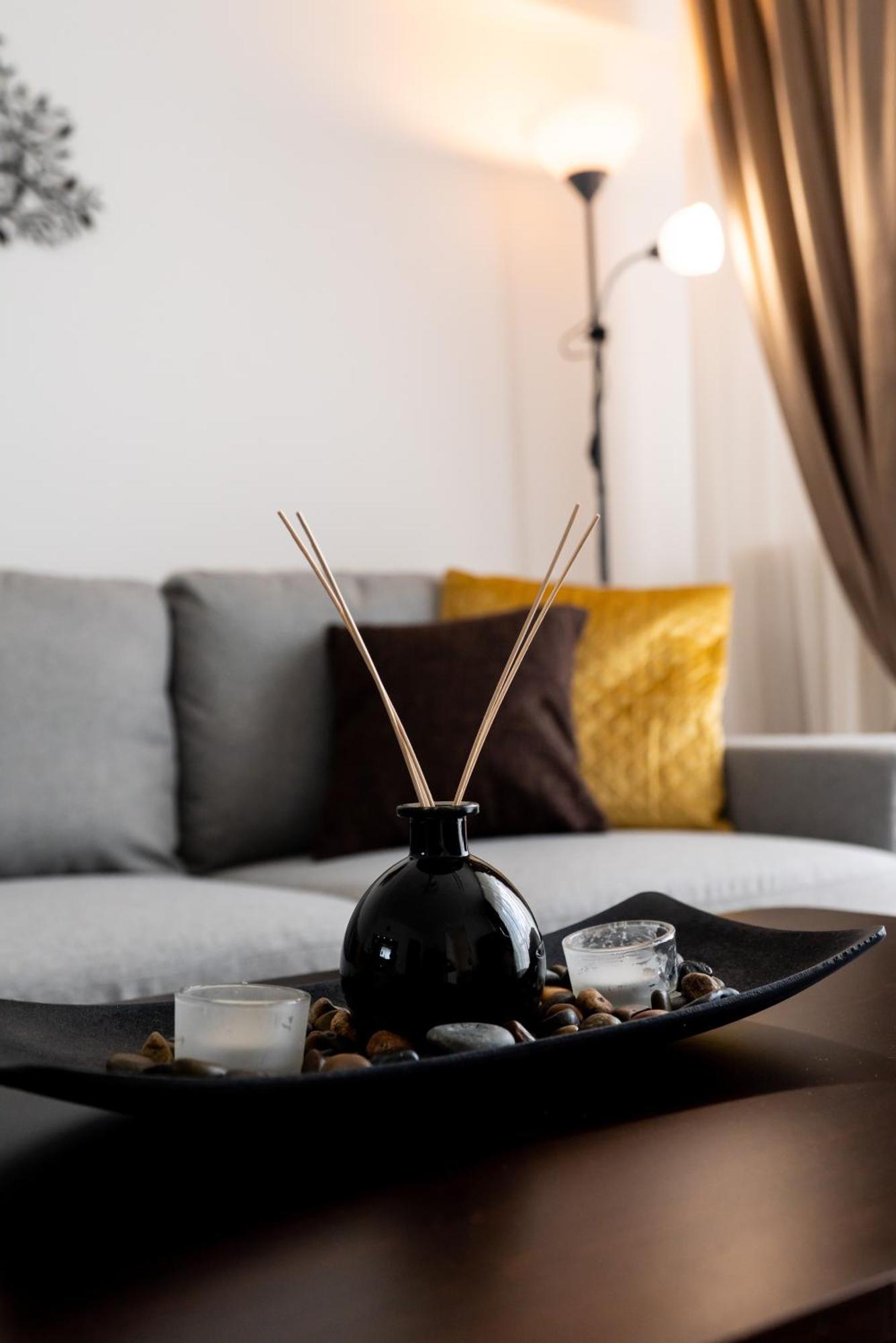 Stepup Apartment, Downtown Bucharest, Center, Balcony View Apartment *
