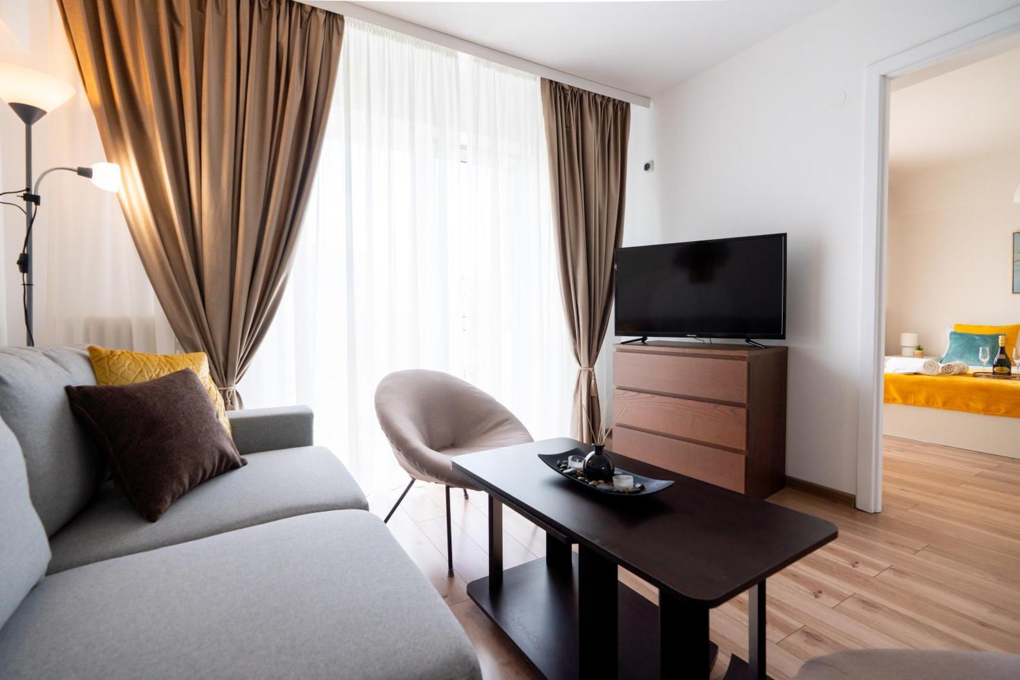 Stepup Apartment, Downtown Bucharest, Center, Balcony View *
