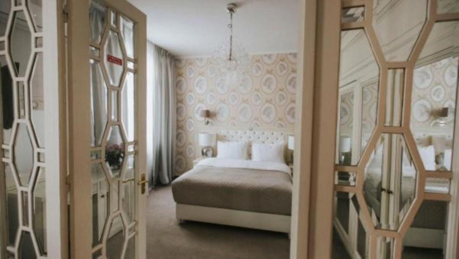 Cornelia Hotel 3*