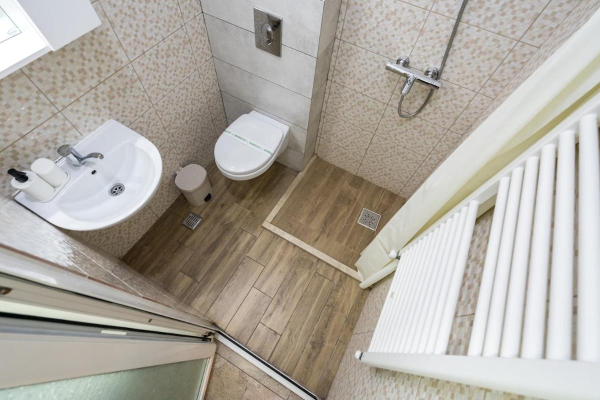 Carmen-silva - Nr 4 * Bucharest