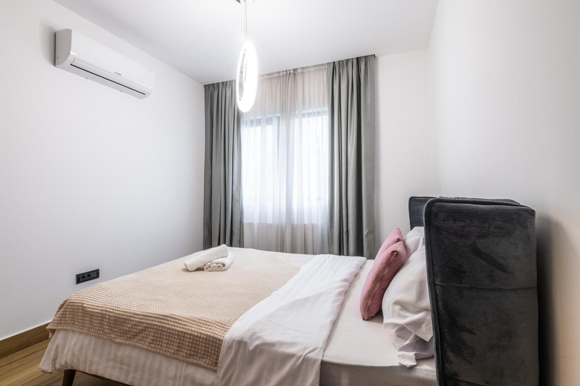 High-end & Penthouse With Terrace Apartment *