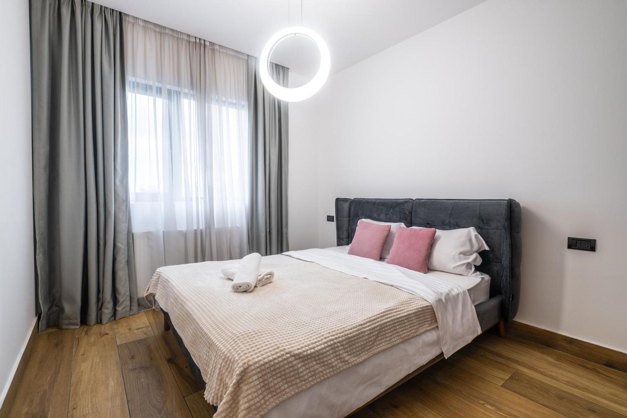 High-end & Penthouse With Terrace Apartment