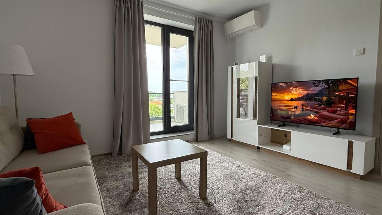 Forest-view Apartment *