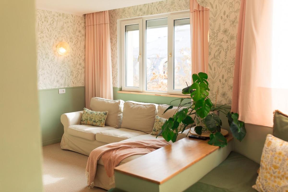 Garden Nest - 2 Bedrooms Flat Apartment Bucharest