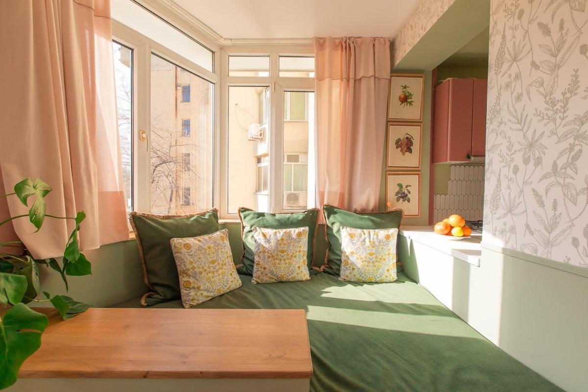 Garden Nest - 2 Bedrooms Flat Bucharest