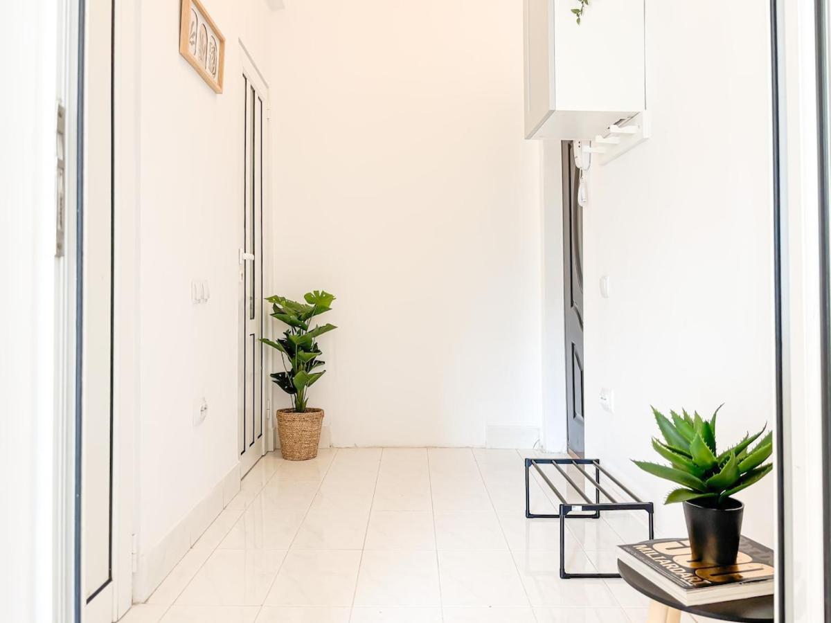 Golden Nest - M&n * Bucureşti