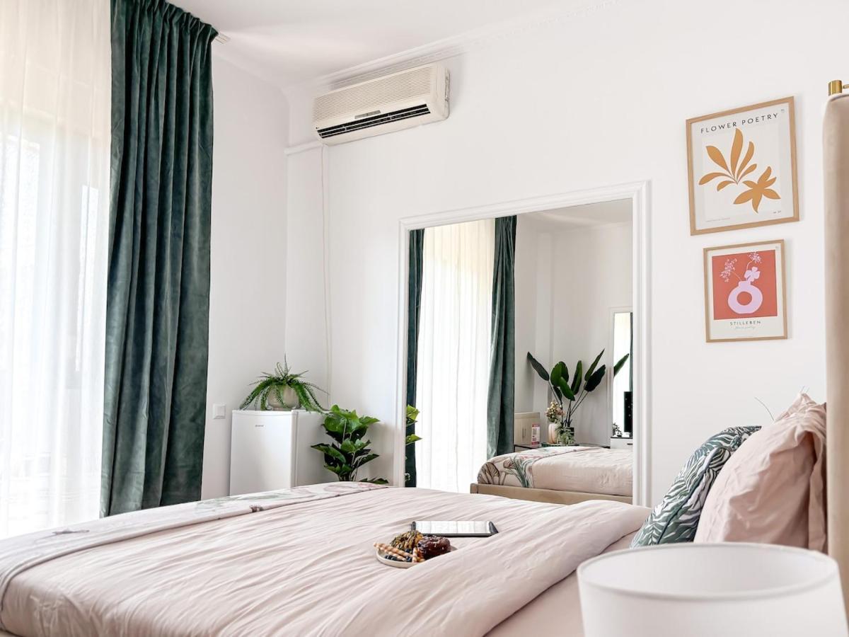 Golden Nest - M&n Apartament *