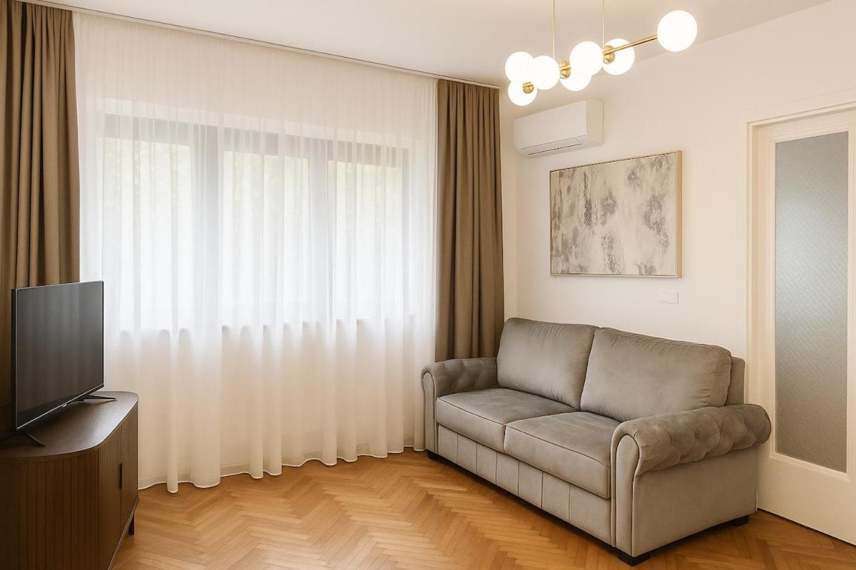 Emerald Escape - Near Cismigiu Park Apartment Bucharest