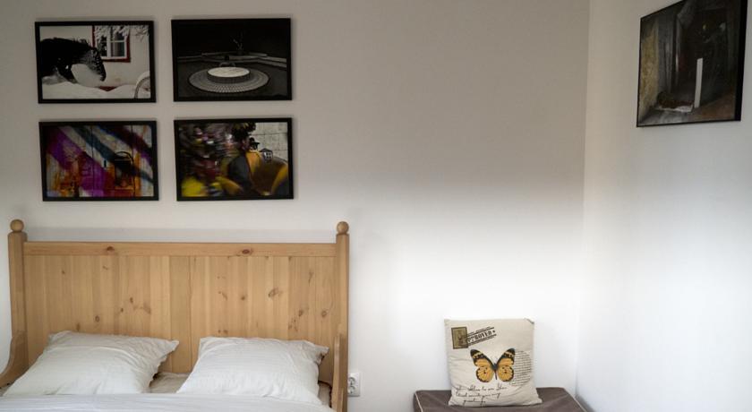 Victoria Poshtel *