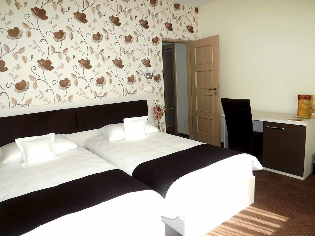 Hotel West Plaza 3*