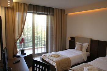Hotel Yesterday 3*