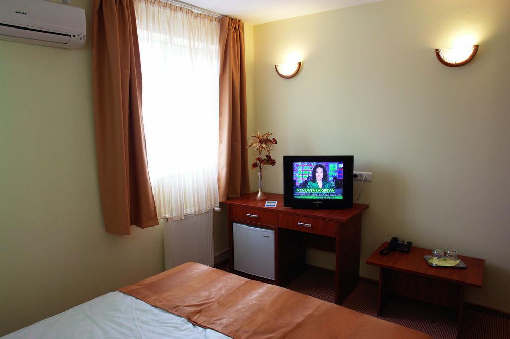 City Hotel Bucharest 2* Bucharest
